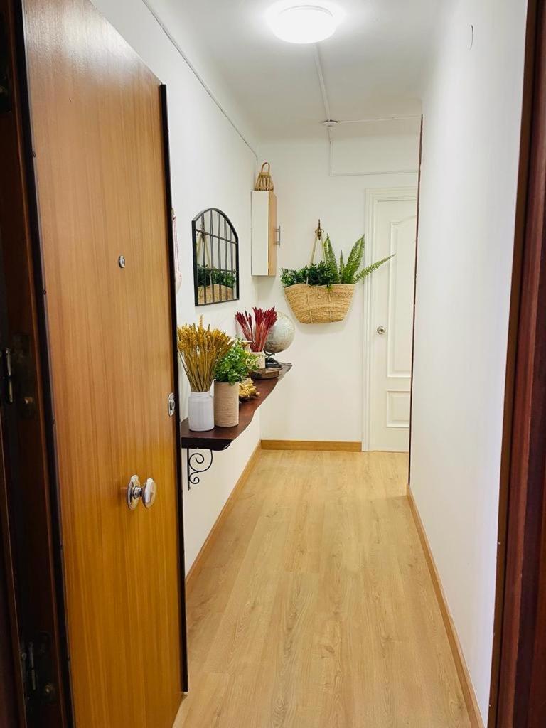 Alojamiento Calma L'Hospitalet de Llobregat Esterno foto